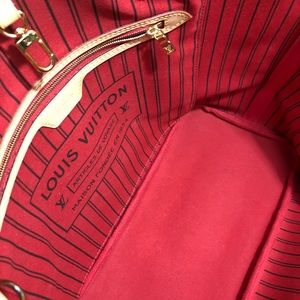 Louis Vuitton Neverfull MM Monogram Cerise.